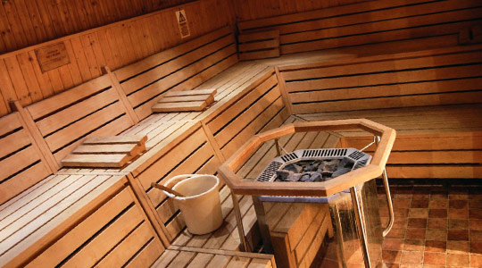 Steam Room Vs Sauna What S The Difference Healthguidance